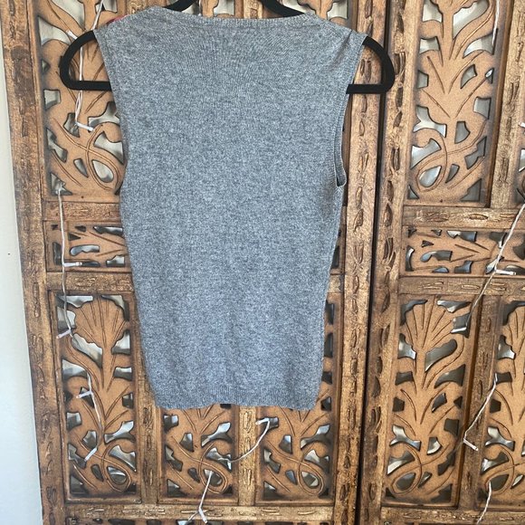BCBG Cashmere & Silk sleeveless sweater - Picture 6 of 7